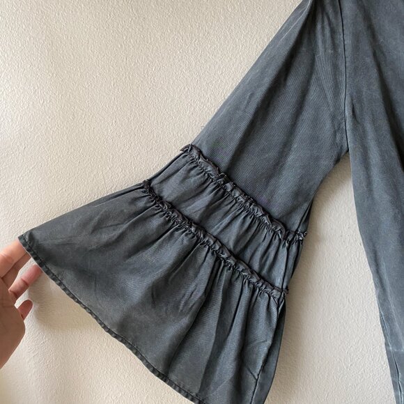 Express. Bell-Sleeve dress top, size small - Picture 3 of 3